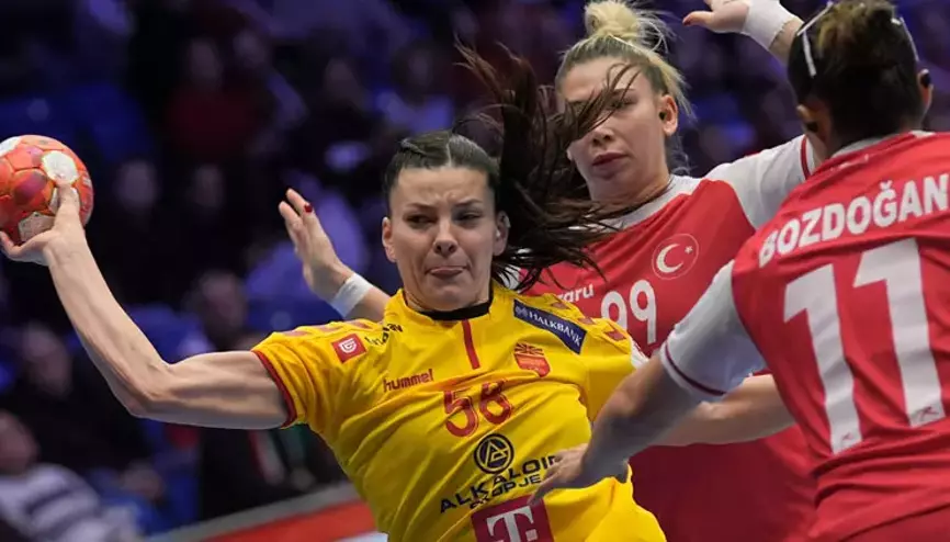 詹姆斯球队单场两人同砍35+，首次他不是其中之一