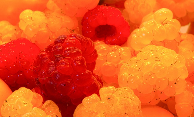 哥本哈根球迷单场向场内投掷83枚烟花，俱乐部被罚15万克朗